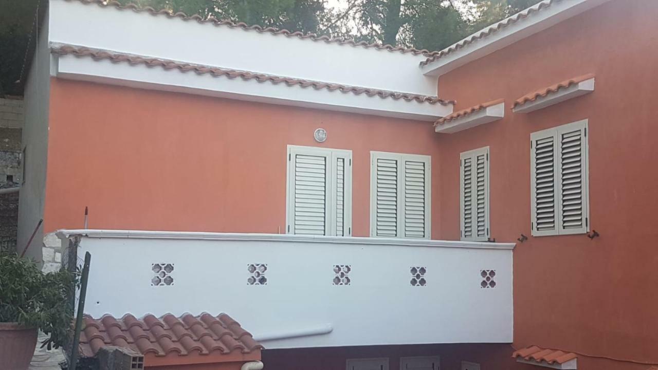 Villa Corso ヴィエステ エクステリア 写真